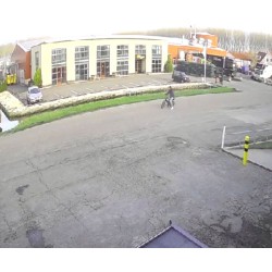 Strait on with moped - DashcamDump